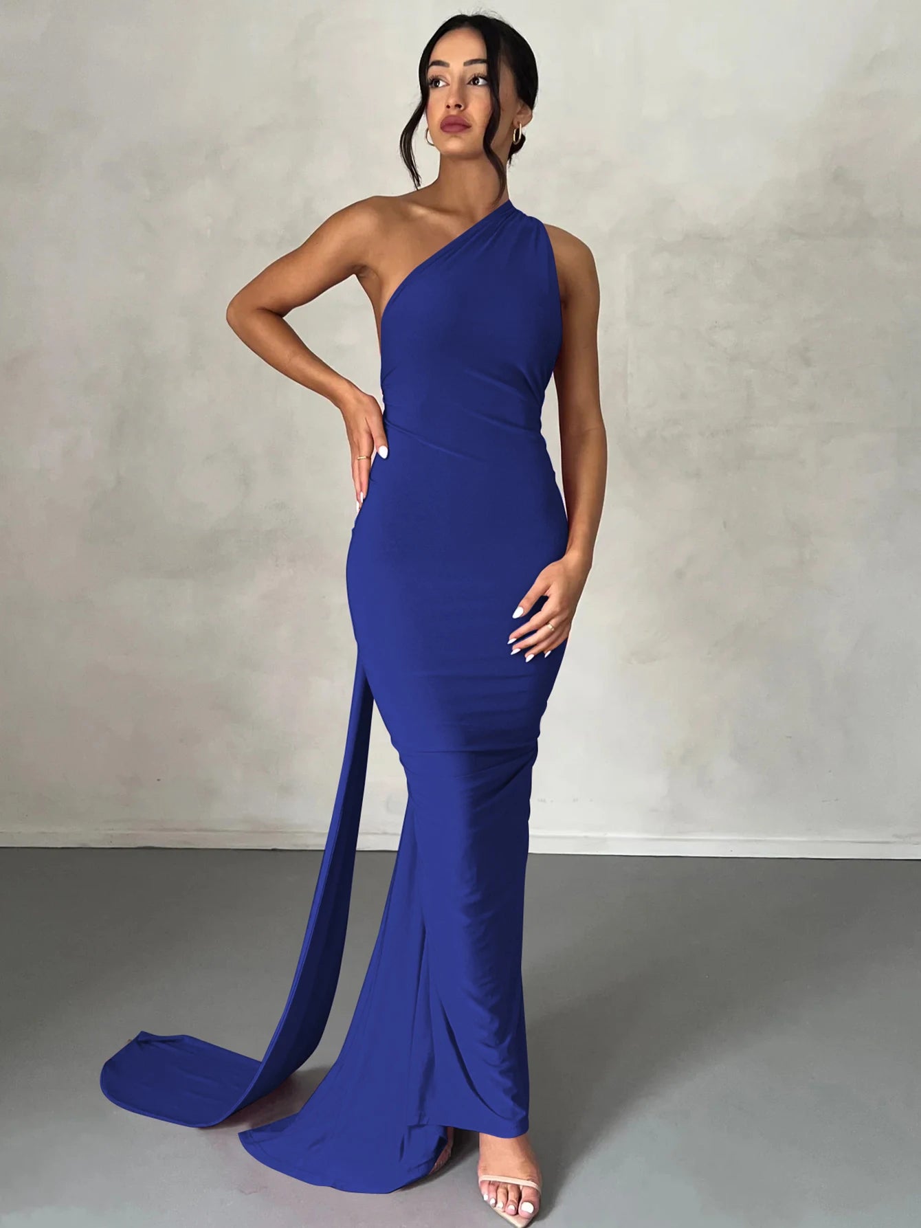 UNLEASH - The Lumina Backless Dress